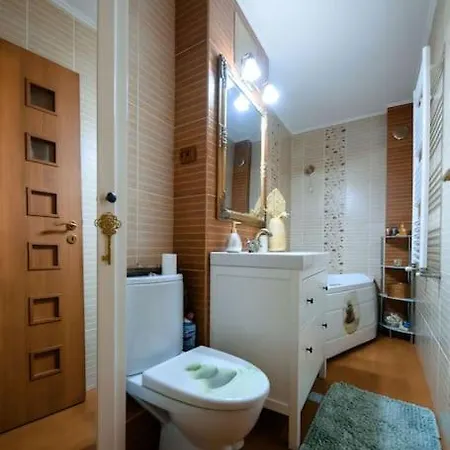 דירה Lux Crialy - 75 M2 - Free Parking *