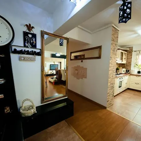 דירה Lux Crialy - 75 M2 - Free Parking *